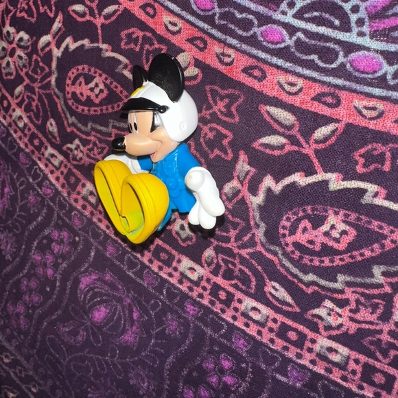 Green Mickey Mouse Toy Truck + Figure - Picture 8 of 10